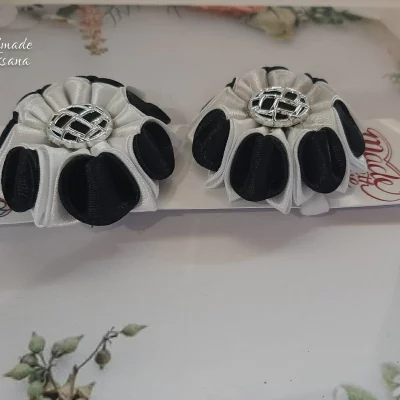 Kanzashi black-and-white flower hair ties – Set of 2 hair ties